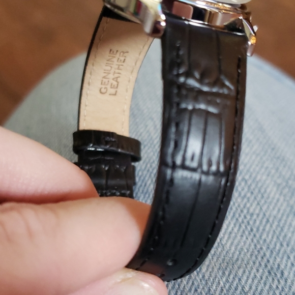 Womens bulova watch - Picture 6 of 8